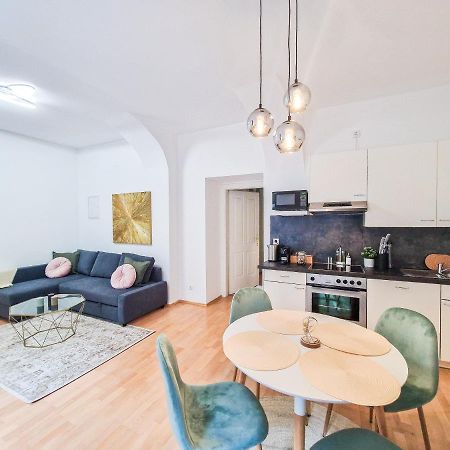 Feelhome - Design Apartment Fur 4 Gaste - Smart Tv - Naschmarkt Bécs Kültér fotó