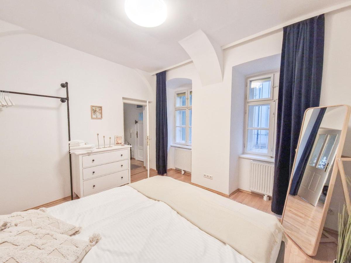 Feelhome - Design Apartment Fur 4 Gaste - Smart Tv - Naschmarkt Bécs Kültér fotó